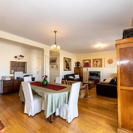 Artistic House בית אירוח